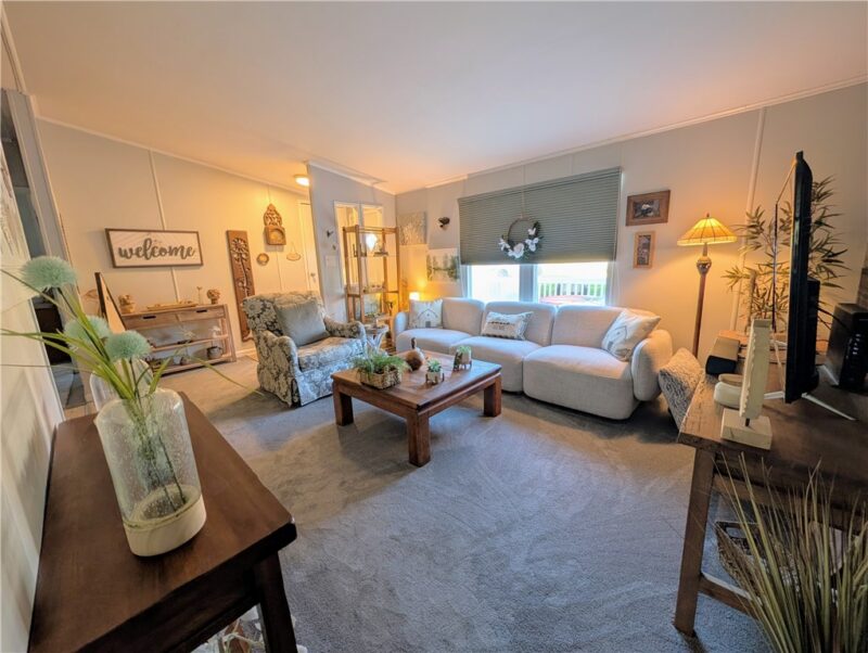 204 Peach Ct — photo 7