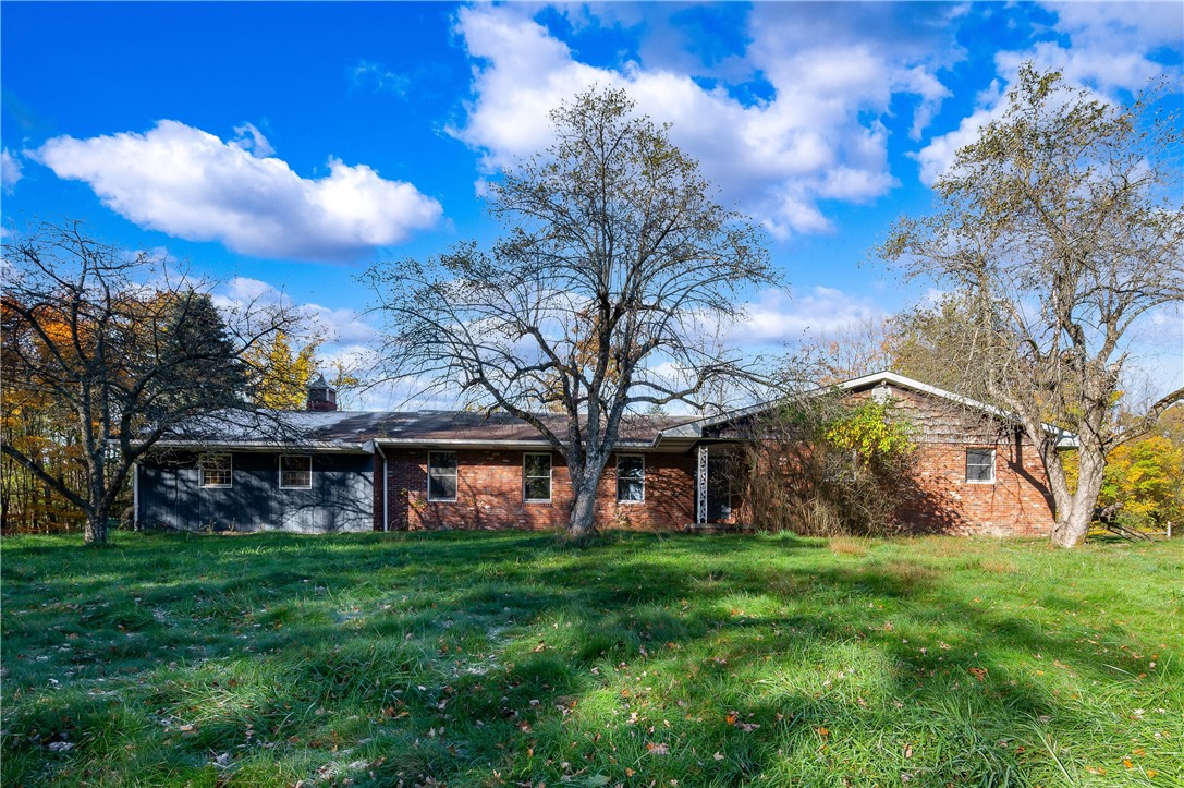 1489 W Sunbury Rd — photo 1