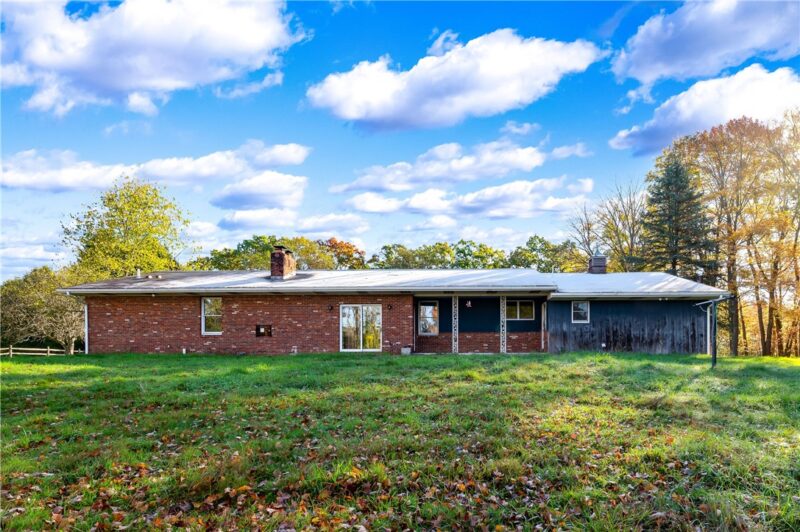 1489 W Sunbury Rd — photo 7