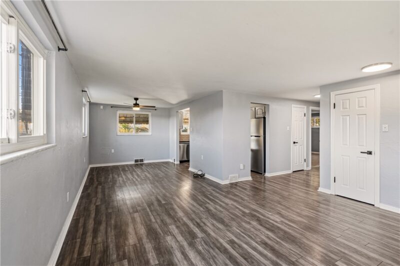 654 Northcrest Dr — photo 8
