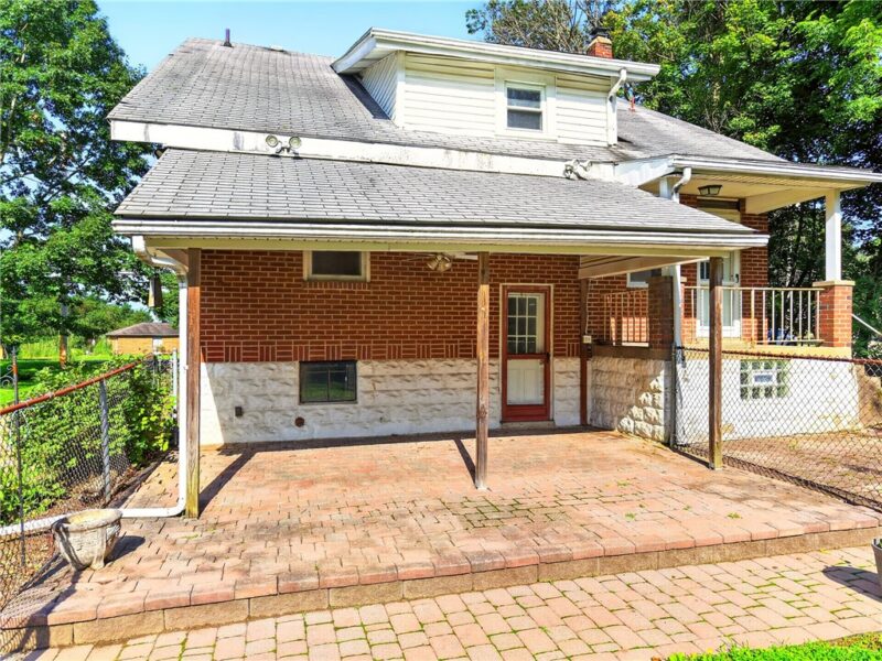 1818 Middle Rd — photo 4