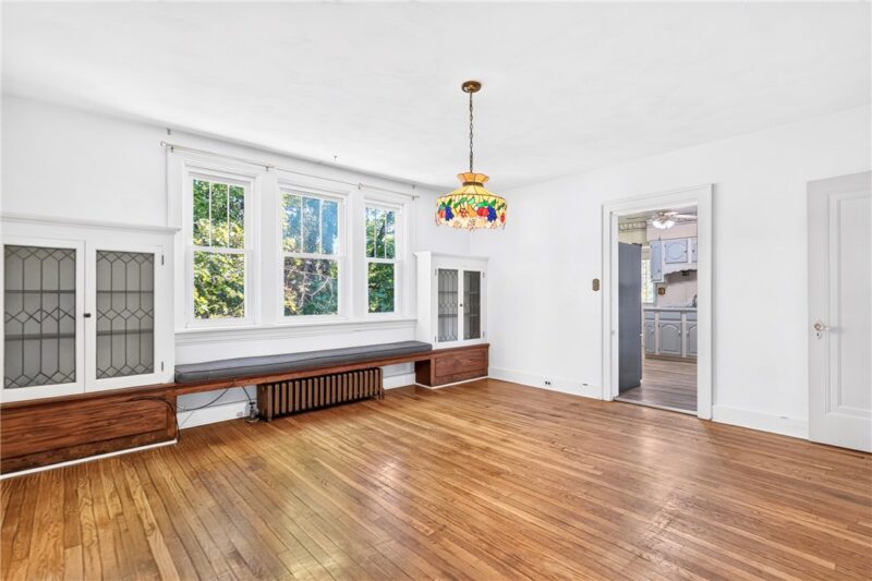 1818 Middle Rd — photo 8