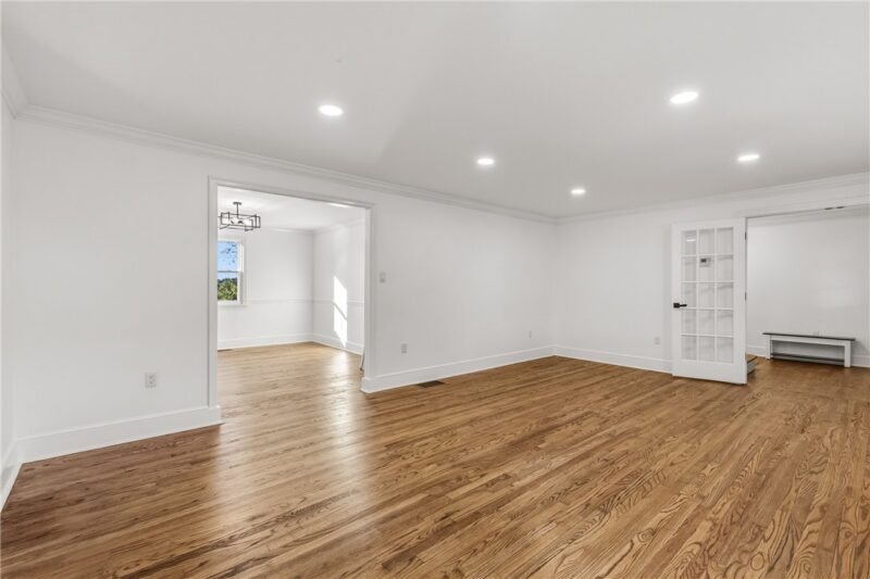 3822 Burnaby Dr — photo 4