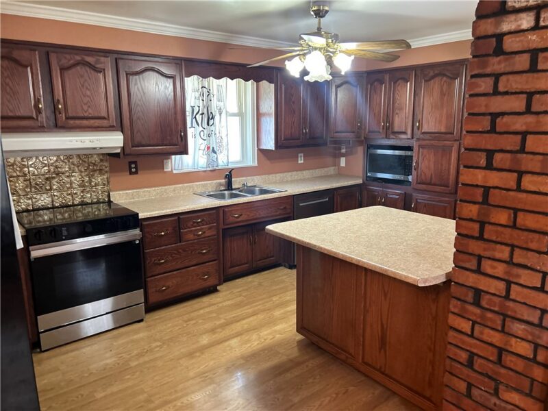 718 E Reynolds St — photo 4