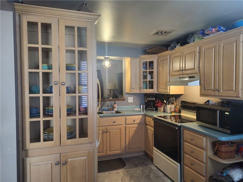 239 Whitestown Village #D — photo 4