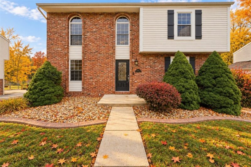 328 Whitney Chase Ln — photo 2