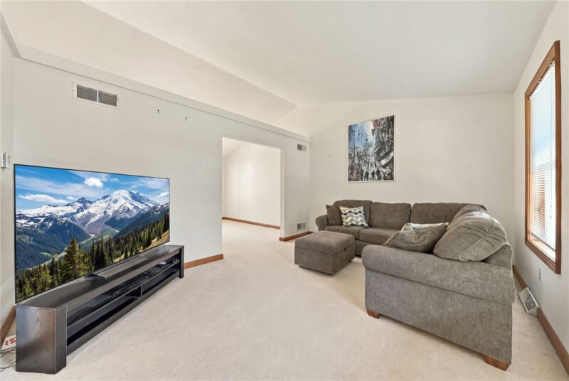 1350 Spyglass Hl — photo 4