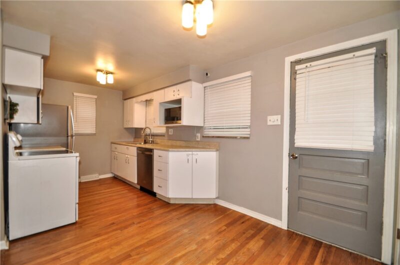 1011 Santa Monica Drive — photo 4