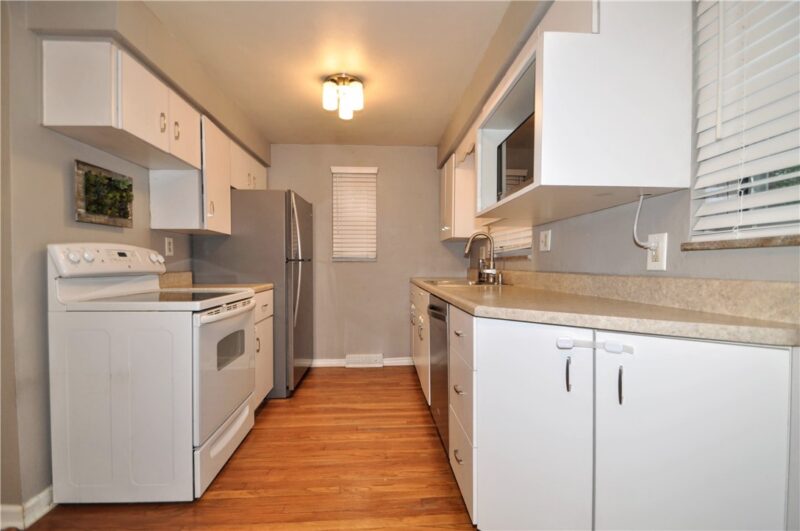 1011 Santa Monica Drive — photo 5