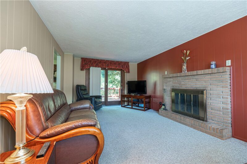 105 Ardennes Court — photo 8