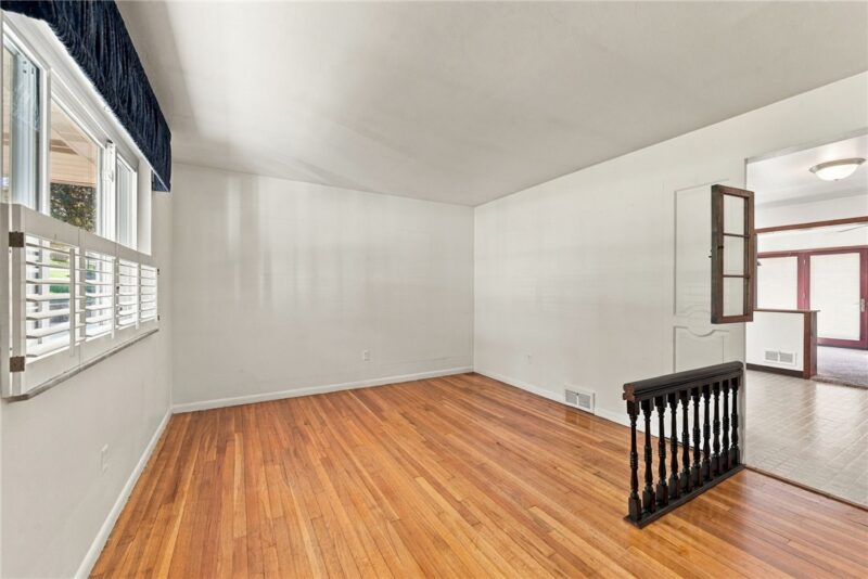 220 Noel Dr — photo 4