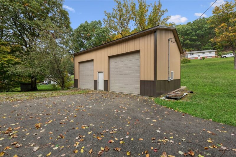 153 Rydle Rd — photo 3