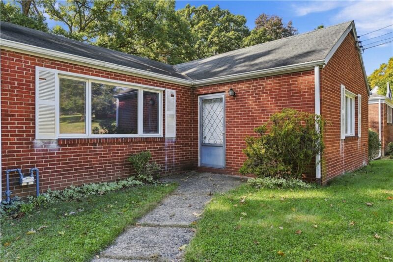 1405 N Spring Street — photo 3