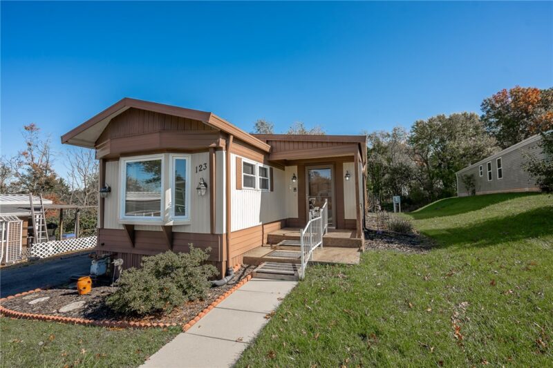 123 Pembrooke Dr — photo 3