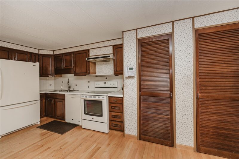 123 Pembrooke Dr — photo 4