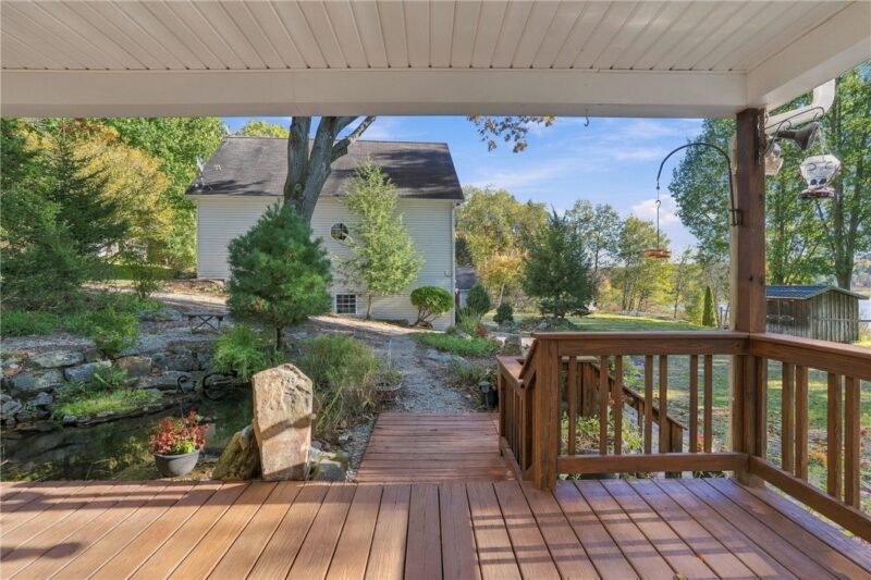 160 Steckler Rd — photo 3