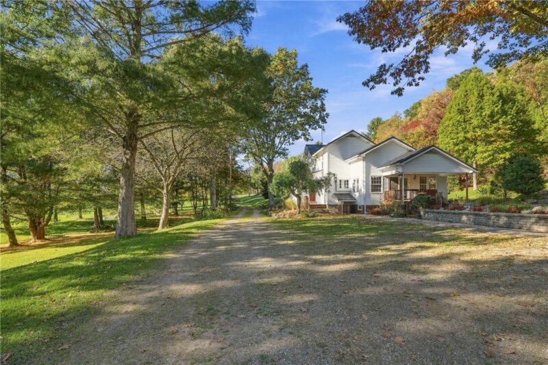 160 Steckler Rd — photo 4