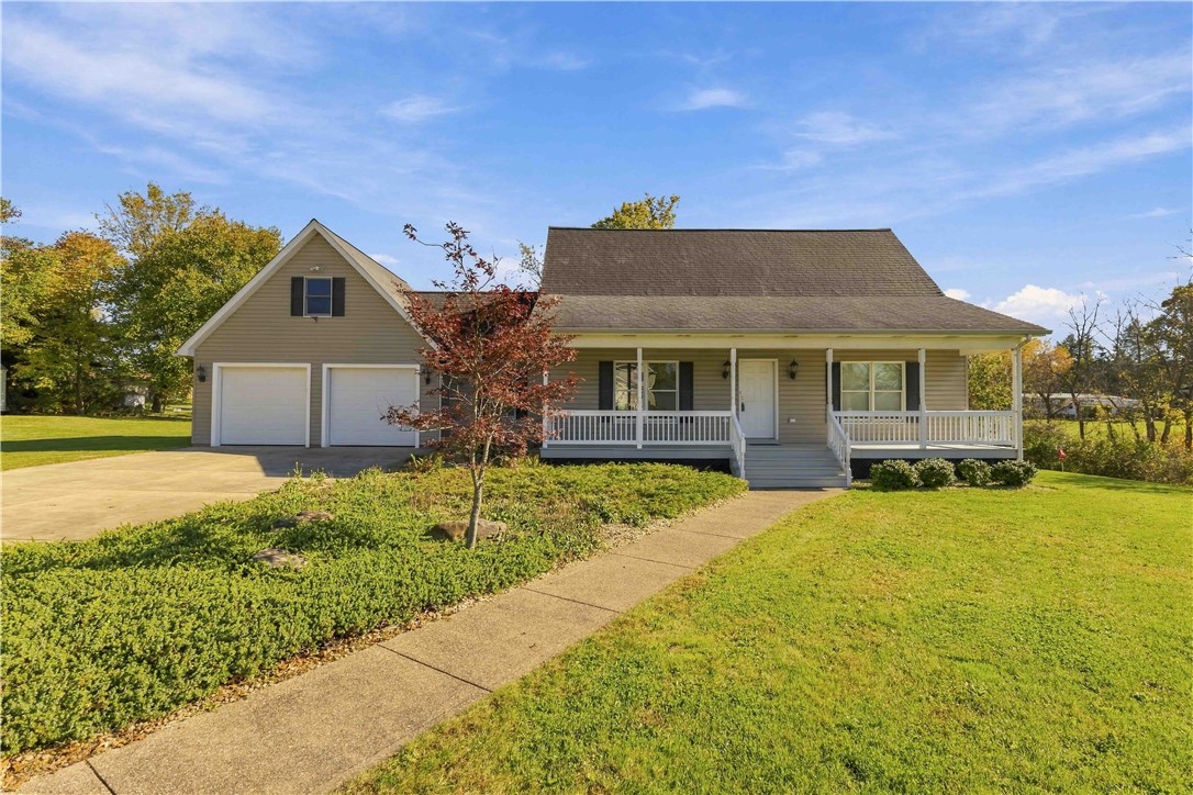 242 Rebecca Dr — photo 1