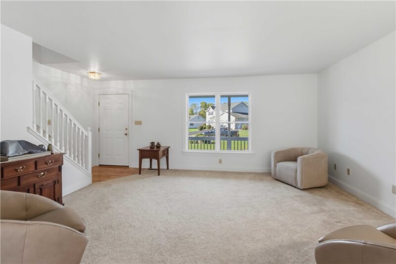242 Rebecca Dr — photo 8