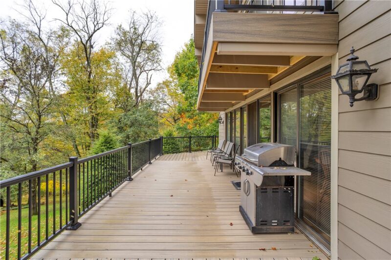 138 Heathercroft Dr — photo 4