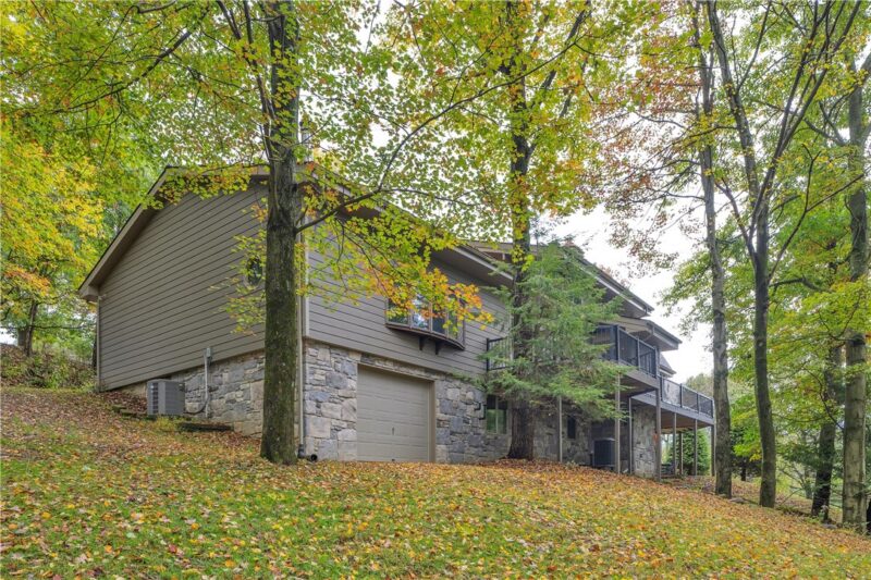 138 Heathercroft Dr — photo 7