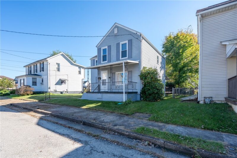 210 Avenue A — photo 2