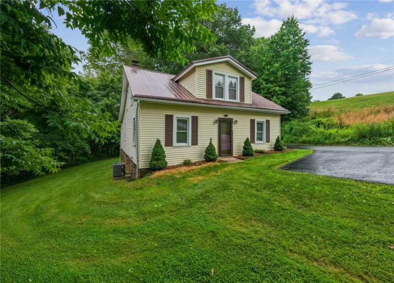 617 Pacek Rd — photo 2