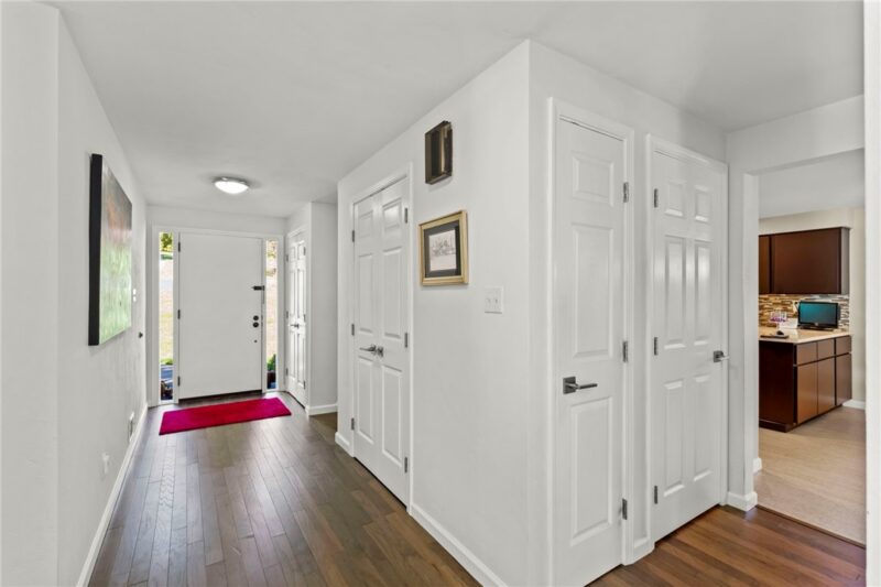 147 Jonathan Drive — photo 3