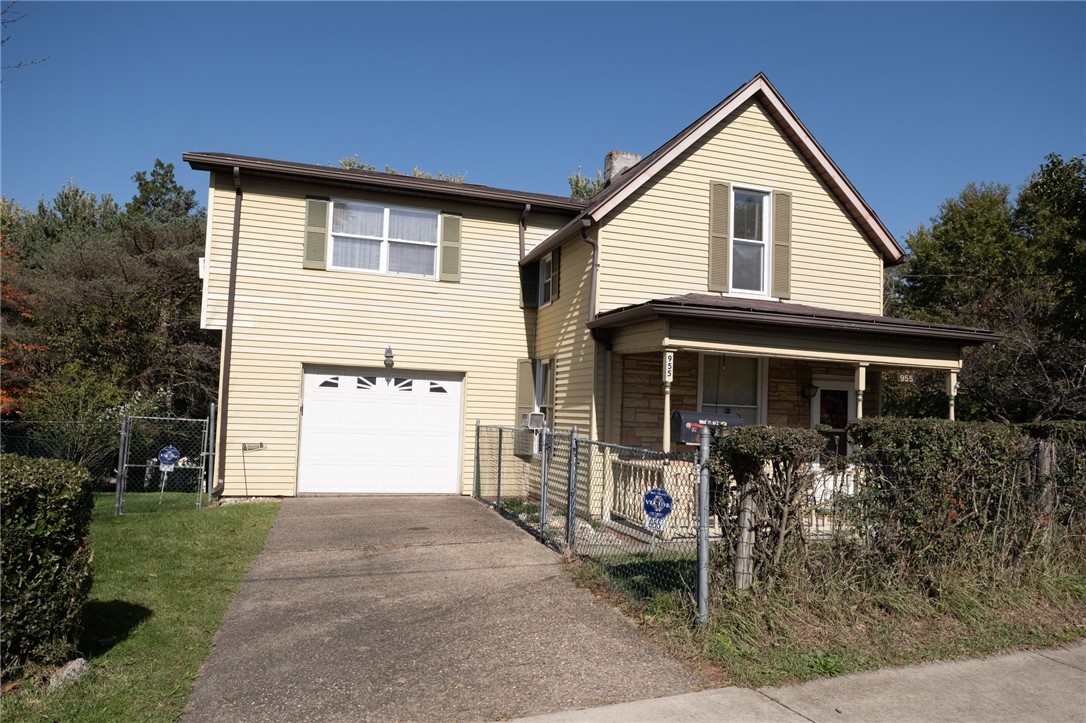 955 Ewing St — photo 1