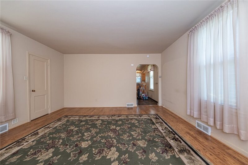 955 Ewing St — photo 6