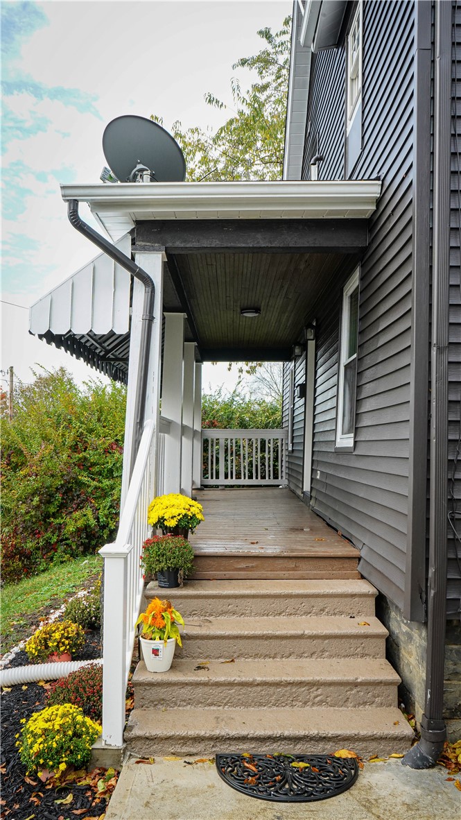 423 Fox Hill St — photo 3