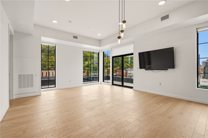 2635 Penn Ave 506 — photo 7