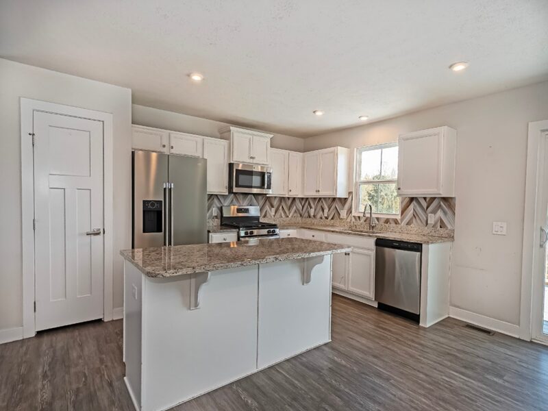 560 Birch DRIVE — photo 2