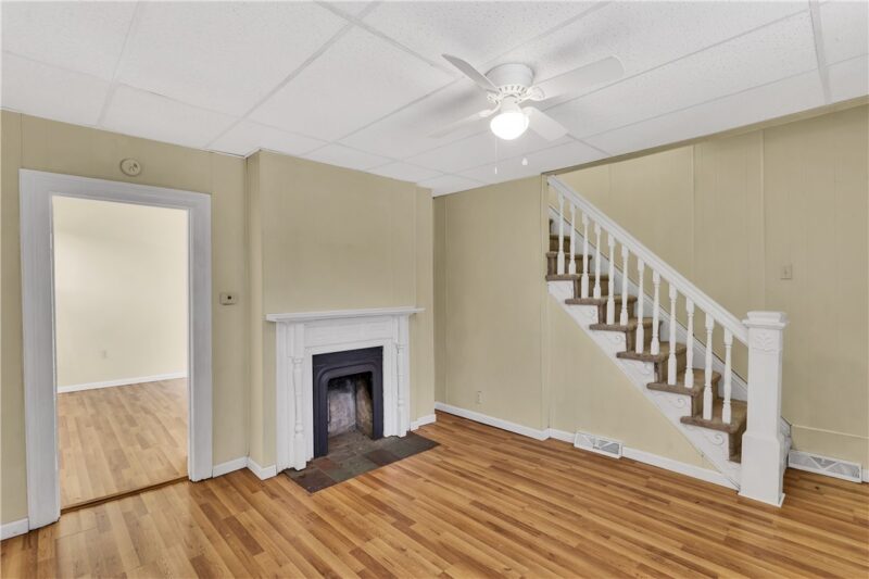 206 3rd St — photo 3