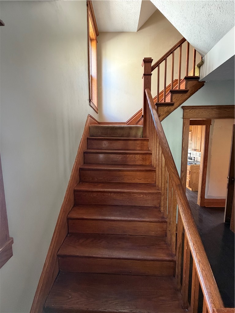 1466 Philadelphia St — photo 4