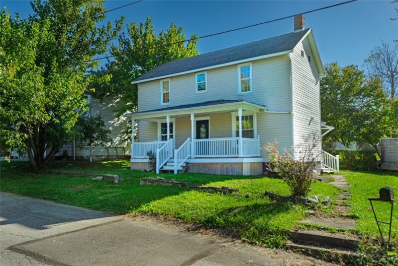 1211 Lawn Ave — photo 2