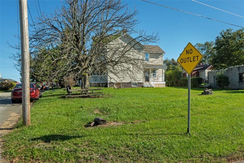 1211 Lawn Ave — photo 5