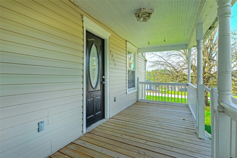 1211 Lawn Ave — photo 7