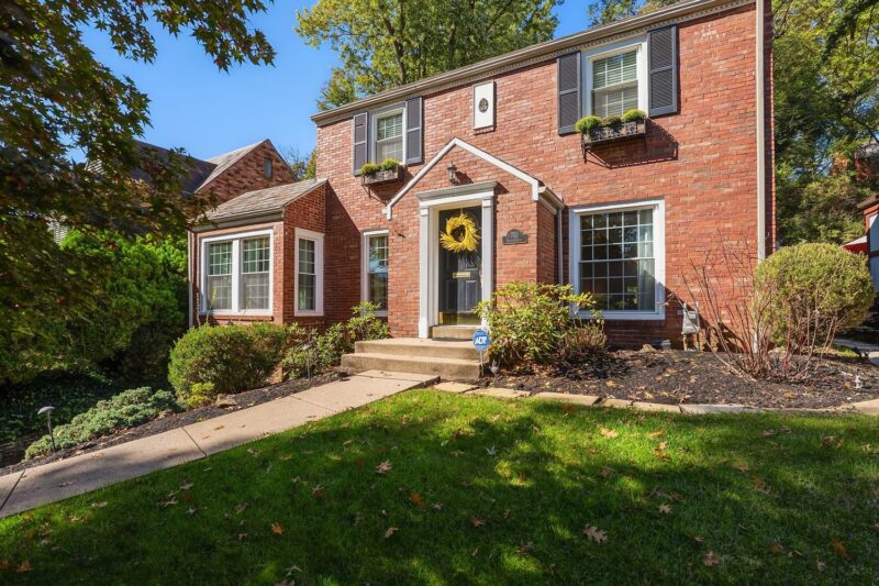 752 Country Club Drive