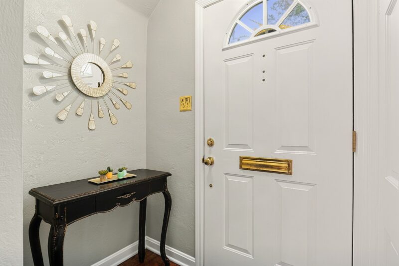 752 Country Club Drive — photo 2