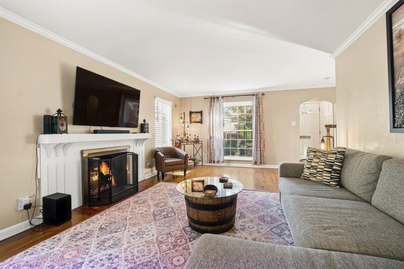 752 Country Club Drive — photo 4