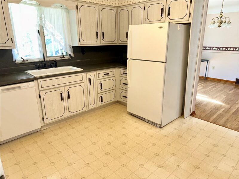 135 Dartmouth Way — photo 3