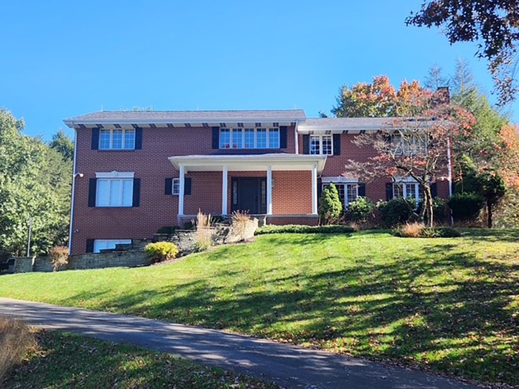 115 Greenview Drive — photo 1