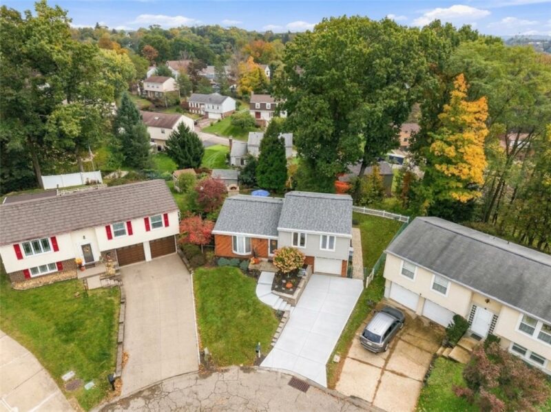 534 Fieldcrest Dr — photo 2