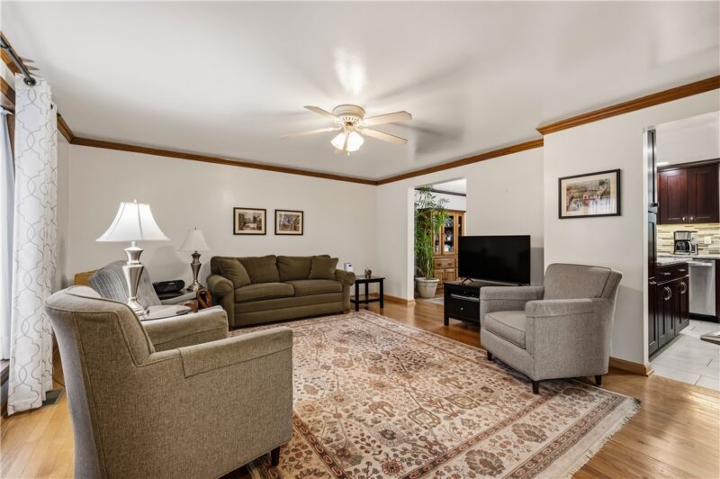 534 Fieldcrest Dr — photo 4