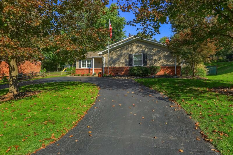 2043 Aldergrove Dr — photo 2