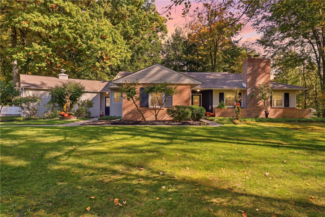 725 Dogwood Ln — photo 1