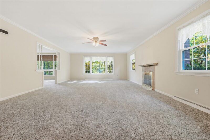 725 Dogwood Ln — photo 7