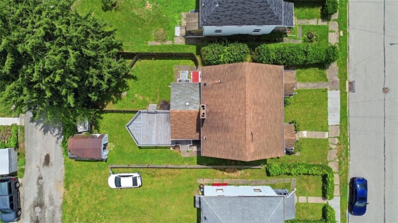 864 Miller Ave — photo 2