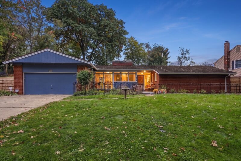 254 Twin Hills DRIVE